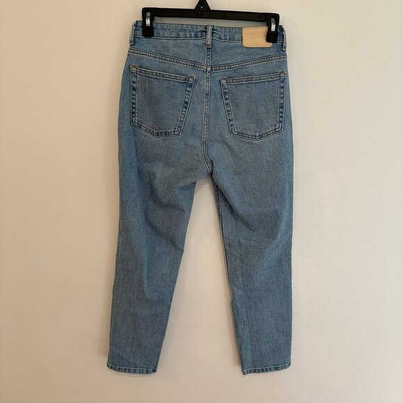 EVERLANE THE CURVY CHEEKY JEAN CROPPED LIGHT WASH JEAN WOMENS SIZE 26 - Picture 2 of 4